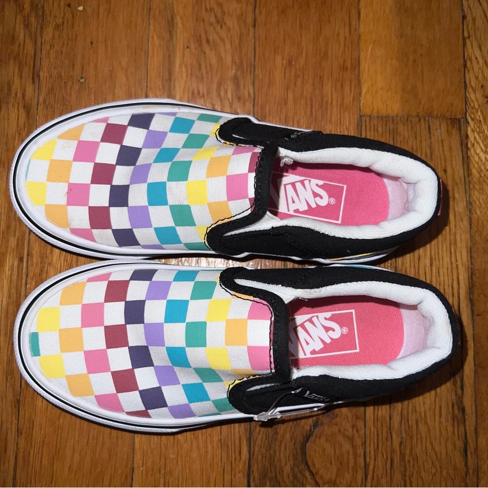 Vans Youth Rainbow Black & White Checkerboard Slip-On Sneaker. Brand new